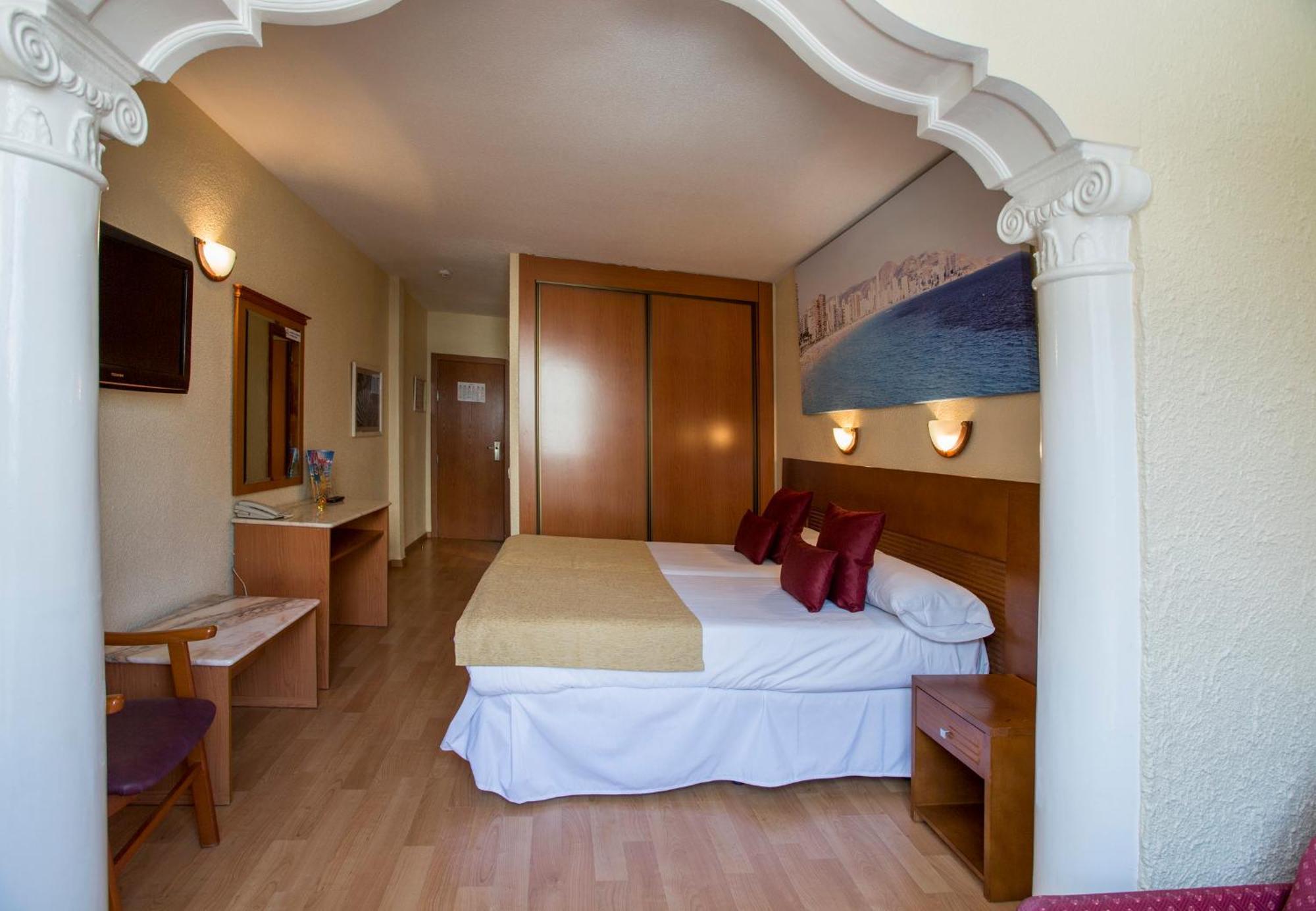 Double Room with Pool View (2 Adults),736628599:JPEG